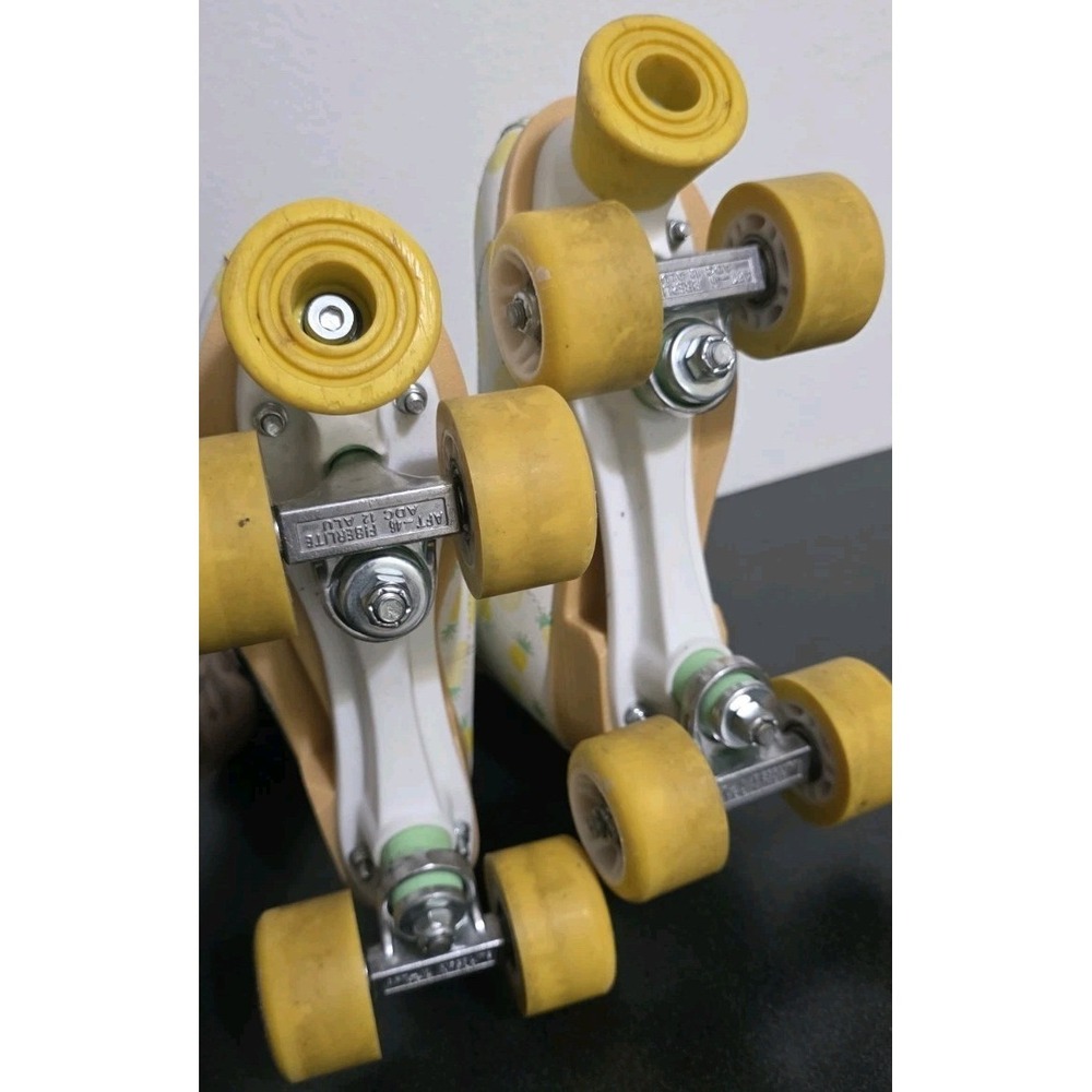 Roller Derby Candi GRL Lucy Adjustable Skates Pineapple Youth 3-6 Rink EUC - Picture 5 of 6